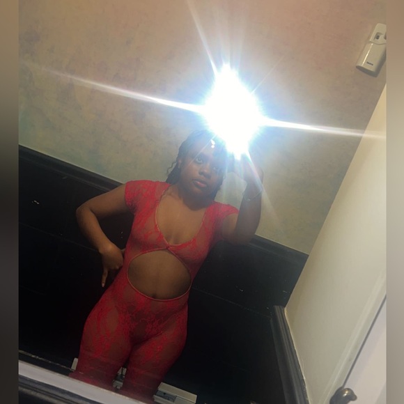 Red extra small romper from thekingofstyle - Picture 3 of 3